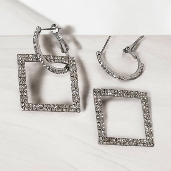 Square Dangle Night Out Earring - Picture 5 of 6